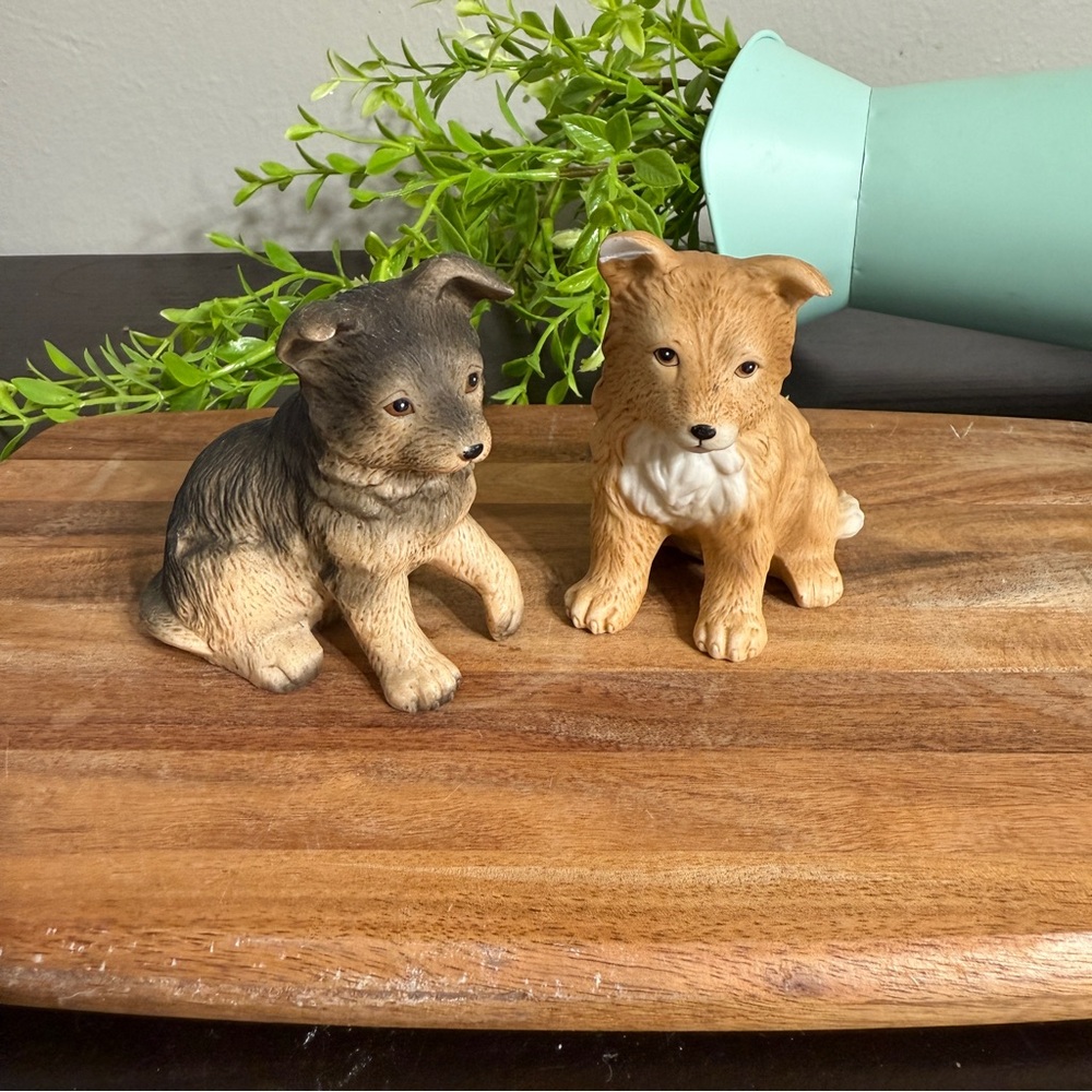 2 Vintage HOMCO Collie & German Shepherd Puppy Pair Porcelain Ceramic Figurines
